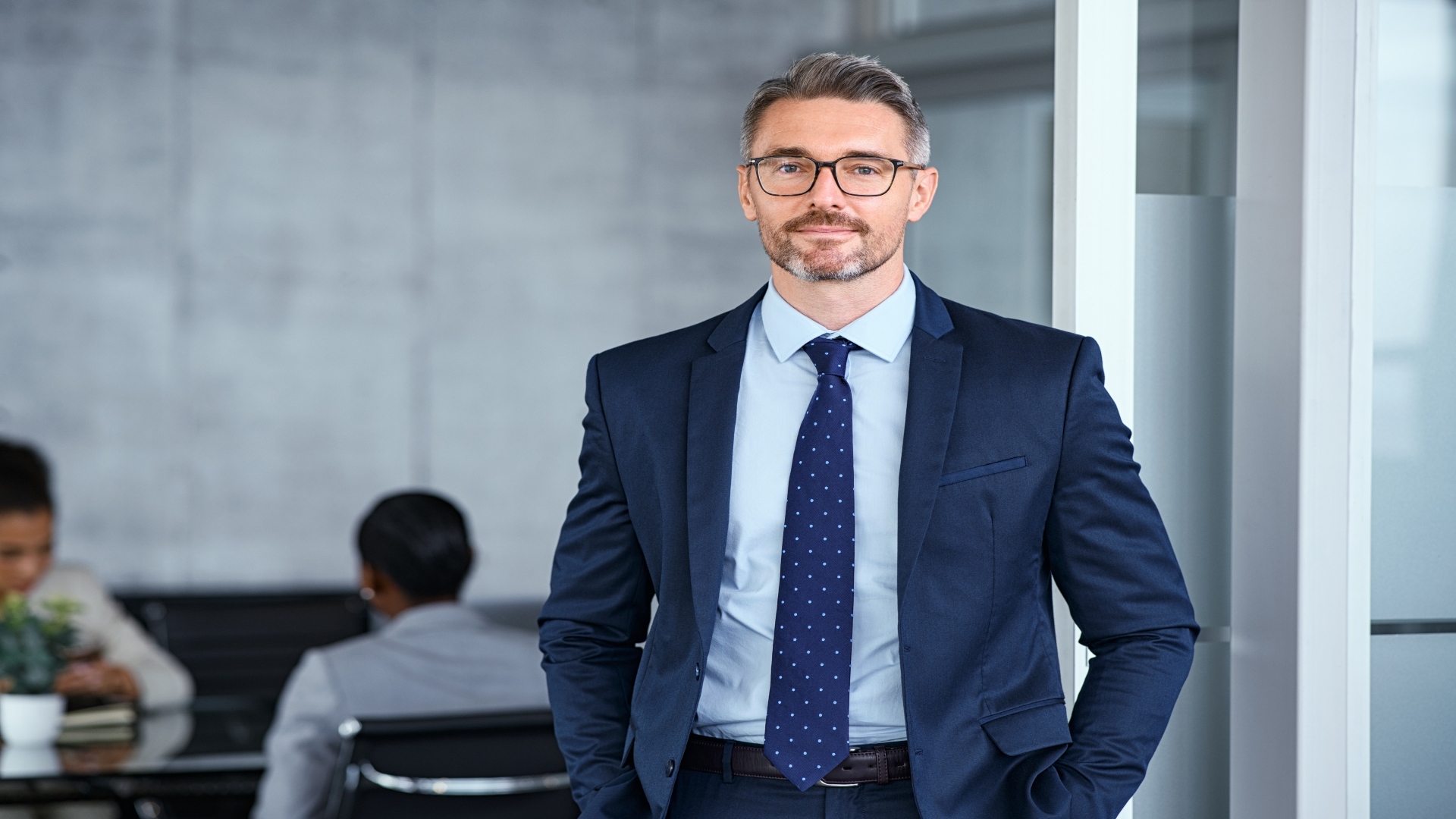 How Detectives Help Businesses Stay Ahead of Regulatory Violations