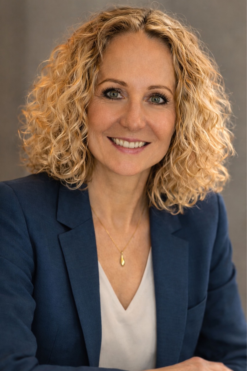 Winner small image - Artpreneure